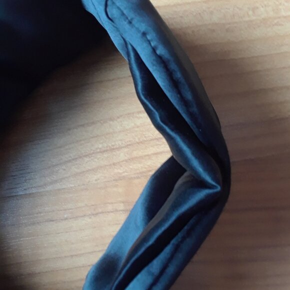 100% Mulberry Silk Sleep Mask With Silk Storage Pouch - Picture 3 of 7